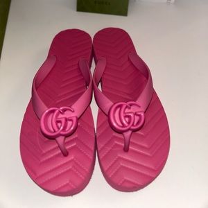 GUCCI PINK FLIP FLOPS Womens (6) GENTLY USED